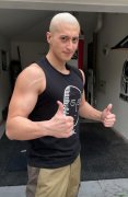 战辉是哪个国家的人？他当过兵吗？个人资料