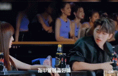 贴脸开大什么意思？