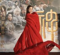 娜然是房祖名前女友，媒体还曝光了娜然父母照片