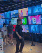 法老怎么了,为什么宣布退圈?一次恋爱引发的巨震