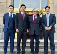 霍震霆在香港是什么地位？有多厉害，他是香港大紫荆勋章获得者！