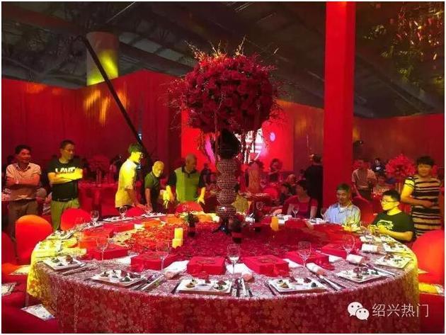 股神赵老哥办最壕婚礼组图