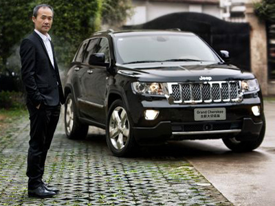 2012年3月，王石代言JEEP大切诺基。