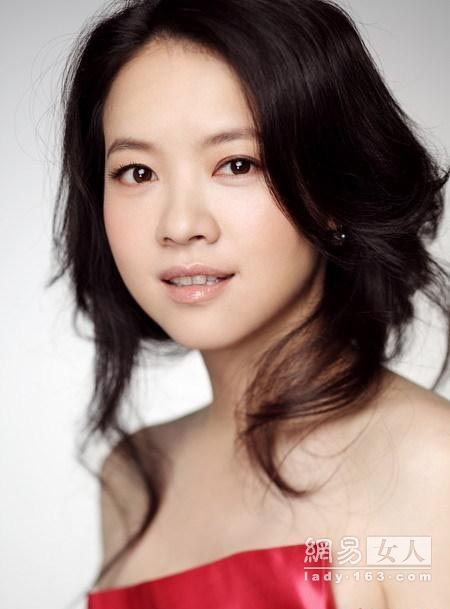 周渝民恋情终曝光 前度女友个个是美女