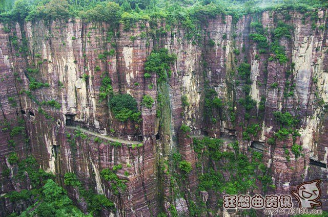 地球上最恐怖的悬崖峭壁图片，落户悬崖峭壁上的村庄