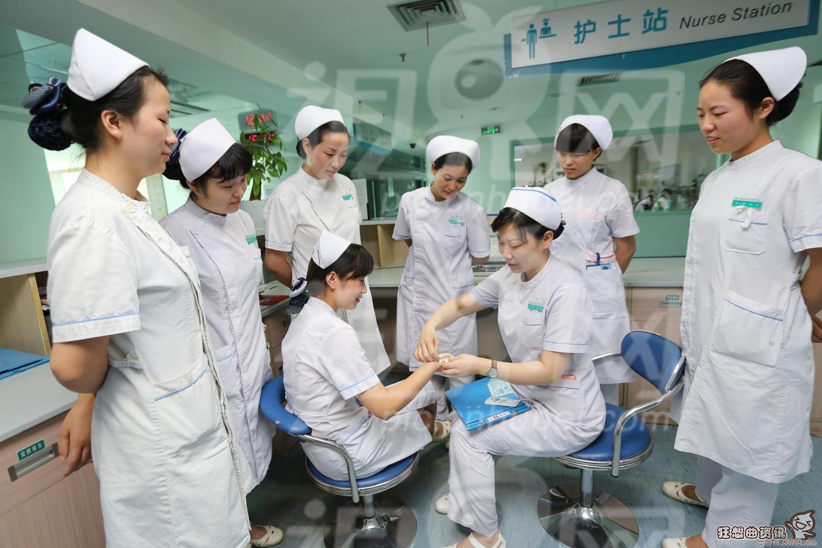 护理和护士有什么区别，护士的职责是什么