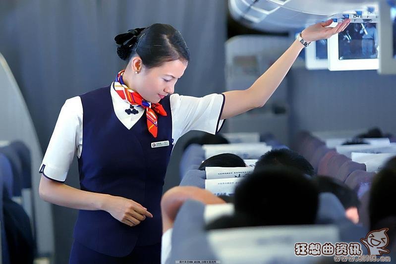 空姐的生活真实情况很辛苦，空姐的工资待遇怎么样