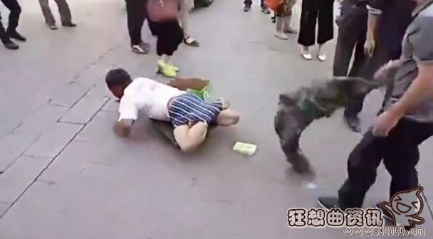 乞丐要饭当场被揭穿现场图，如何看待遍布城市的乞讨现象