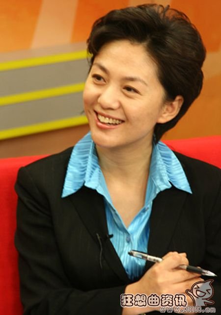 央视女主播海霞的简历介绍，央视主播海霞的老公是谁
