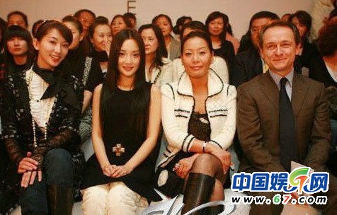 揭秘名媛奢华生活：修甲美容 打飞的逛街