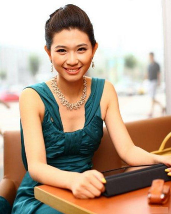 有钱又漂亮的6个女强人,身家过亿,她排第一不为过