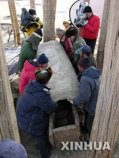 千年古墓走出活女尸这事靠谱吗？古墓中千年女尸的真实面目！