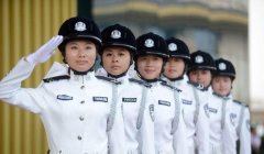 什么级别警察可以穿白警服？不是警察穿警服是违法的吗？