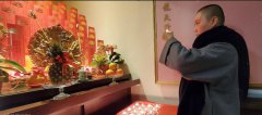 礼佛是先点灯还是先上香，是一支香还是三支香