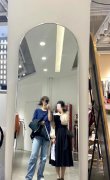 服装店的镜子放在哪个位置比较好，是不是不能对着门口？