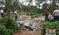 活死人墓：空棺材埋人打一成语！