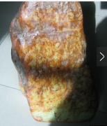 岫岩河磨玉原石怎样辨别？岫岩河磨玉原石现在是什么价格？