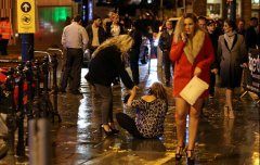 英国星期五疯狂之夜是啥意思？英国的圣诞节有几天假期？