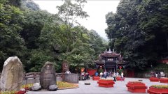 青城山什么时候去最好？青城山上的九老洞在哪?