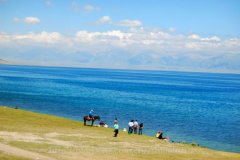 赛里木湖为什么没有鱼和船？赛里木湖最深的地方多深