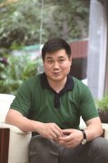 比王思聪有钱的富二代严昊照片，严昊是华人第一狂人之子