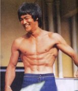 李小龙再厉害也打不过泰森，李小龙的实战功夫到底怎么样？