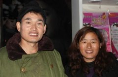 大衣哥朱之文离婚真相，朱之文“糟糠之妻”照片曝光