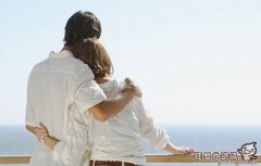 中年夫妻之间如何经营婚姻，中年夫妻为什么容易出现情感危机