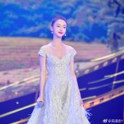 吴谨言为什么叫小猴子、奶盐，为什么觉得吴谨言长得怪怪的？