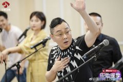 王建国吐槽张绍刚腿瘸是哪一期，张绍刚的腿是怎么瘸的？