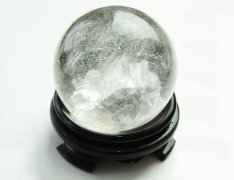水晶球的风水摆放宜忌，水晶球为什么会有气泡？