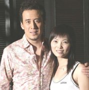 杨坤老婆和儿子照片，杨坤丁丁大尺度床照是真的吗？