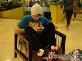 男友和前女友还有联系咋办？男友对前任念念不忘的表现有哪些？