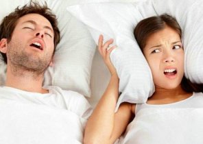 40多岁夫妻分房睡好吗？老年夫妻为什么分房睡？