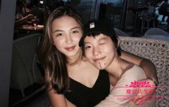 窦靖童下巴那条线是怎么回事？窦靖童和周冬雨同游泰国实拍图