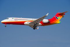 中国首架喷气支线客机ARJ21价格， ARJ21飞机和C919飞机有什么区别？