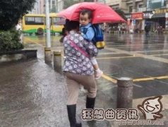 奶奶打伞小孩淋雨事件最新消息，盘点近年来意外走红的网络红人