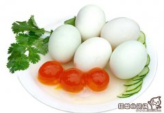 鸡蛋和鸭蛋的营养上的区别，鸡蛋和鸭蛋可以一起吃吗?