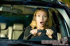 为什么女司机老把油门当刹车，为什么说女司机是马路杀手?