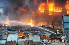 施工现场火灾发生时应当如何处置，施工现场应该怎样预防火灾?