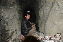 男子月入3000元为省钱住山洞，盘点省钱的奇葩事件