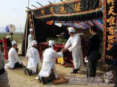 母亲病逝女儿应该怎样戴孝，戴孝有什么讲究的吗?