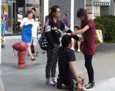 美女酒吧扇男200耳光，被漂亮女生扇耳光曝光视频