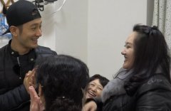 黄晓明初恋女友照片来了，两人青梅竹马惹baby吃醋