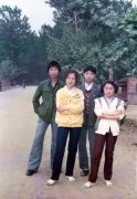 刘强东和奶茶妹父母合影太励志，刘强东恋爱史曝光