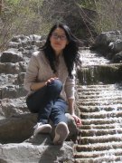 刘强东贴身女助理张雱(pāng)照片，张雱毕业于中央财经大学