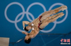 小胖曹缘身高1米6，曹缘激凸肌肉线条照片欣赏