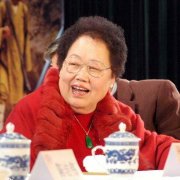 唐僧迟重瑞与老婆照片，迟重瑞老婆陈丽华发家史揭秘