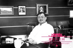 曹德旺大儿子曹晖照片，曹晖未来将接任福耀玻璃董事长