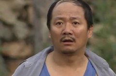 唐鉴军老婆王小华资料照片，唐鉴军两个女儿的照片